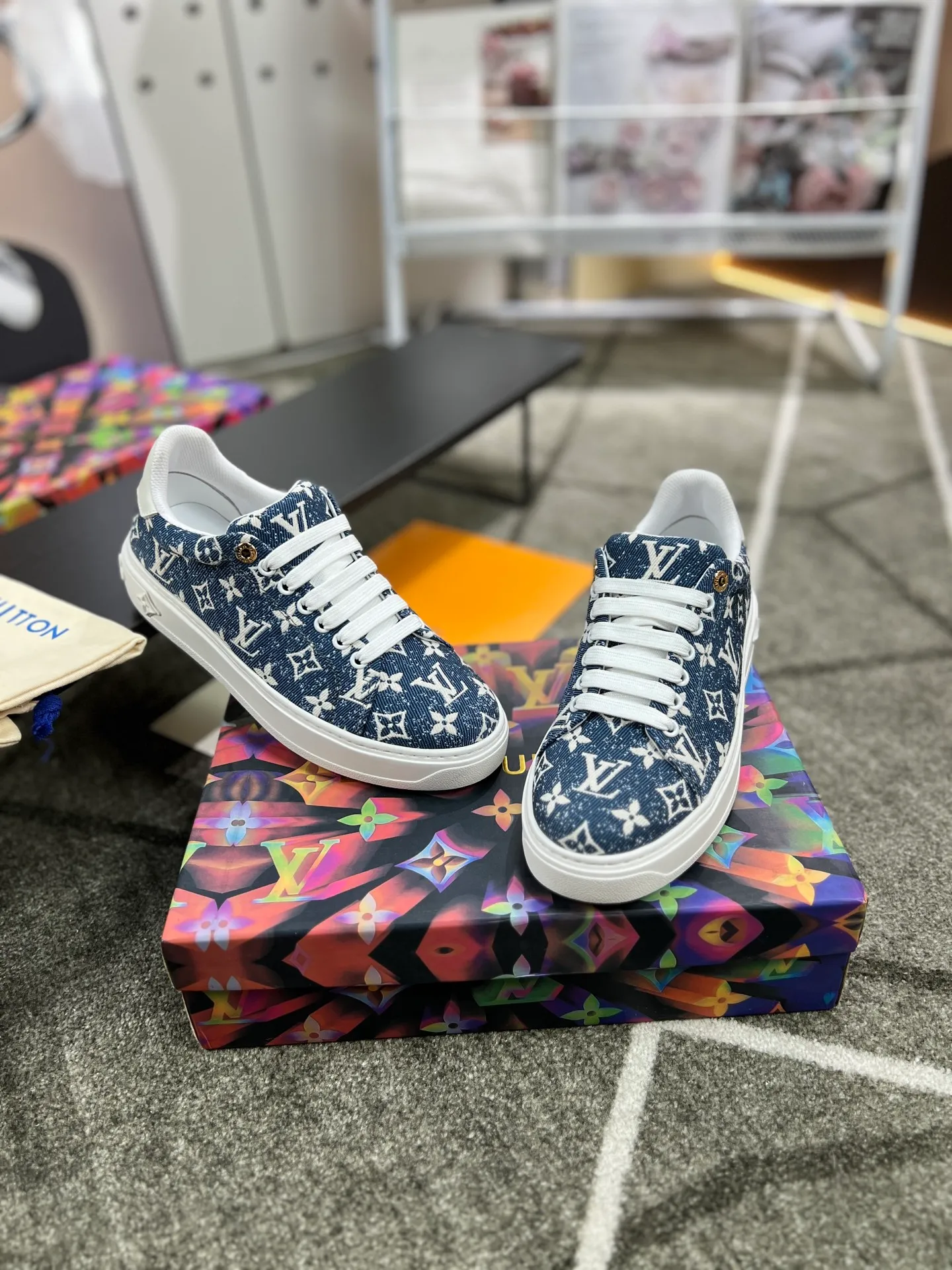 Factory price: 520💰LOUIS VUITTON [Louis VUITTON] New trendy Lv is on the market🎁, casual and fashionable men's shoes👟The upper is made of imported original fabric + cowhide mesh lining, the original wear-resistant rubber outsole, the version is simple and elegant, exclusive for trendy men, six colors available, code number: 38-44, customized 45, 46